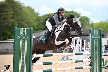 Phoebe Sealey Secures National Championship Spot at Rectory Farm